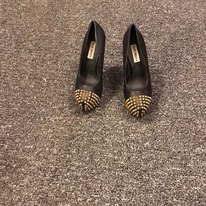 Steve madden all black heels with a spike toe